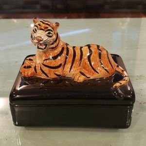 Vintage ceramic lion card deck by JJ